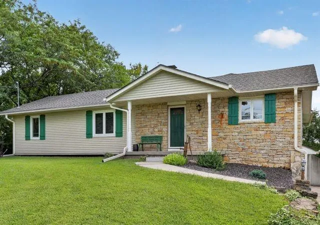 1st image of 10615 Kill Creek Rd, De Soto, KS 66018 | MLS# 2635683
