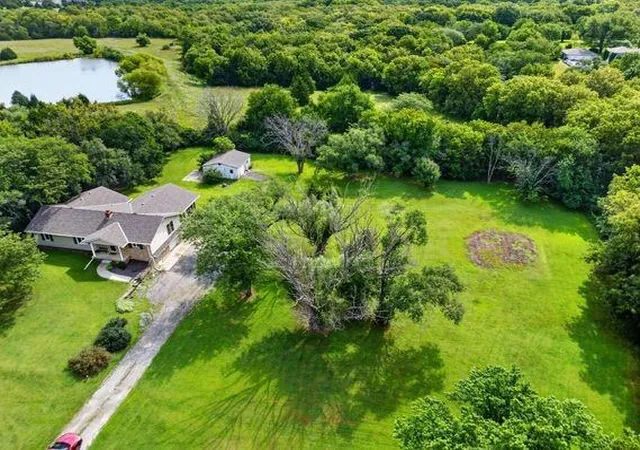 2nd image of 10615 Kill Creek Rd, De Soto, KS 66018 | MLS# 2635683