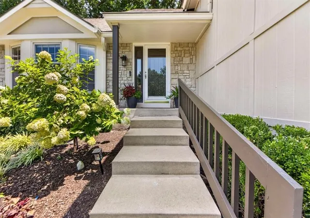 5th image of 12165 S Alcan St, Olathe, KS 66062 | MLS# 2635687