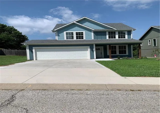 1st image of 620 Nw Charlotte St, Grain Valley, MO 64029 | MLS# 2635689