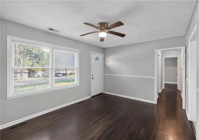 Photo 3 of Sale Pending at 10324 Oakland Ave, Kansas City, MO 64134 | MLS# 2635690 | Listing updated on 2026-09-25