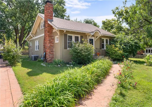 Photo 2 of Sale Pending at 3725 N Indiana Ave, Kansas City, MO 64117 | MLS# 2635693 | Listing updated on 2026-08-16