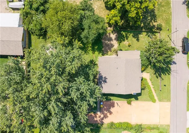 Photo 38 of Sale Pending at 3725 N Indiana Ave, Kansas City, MO 64117 | MLS# 2635693 | Listing updated on 2026-08-16