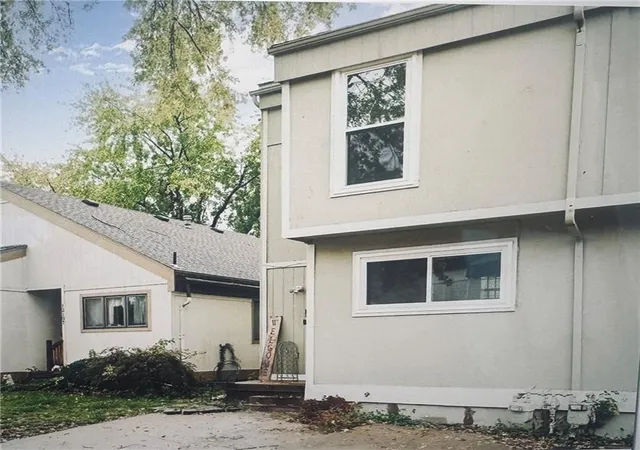 1st image of 12111 W 66th Street, Shawnee, KS 66216 | MLS# 2635694