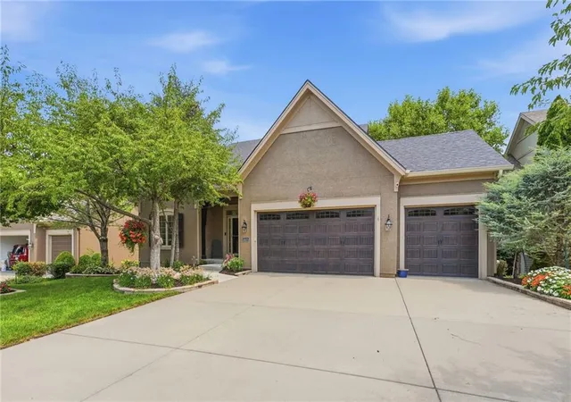 3rd image of 16025 Eby St, Overland Park, KS 66085 | MLS# 2635695