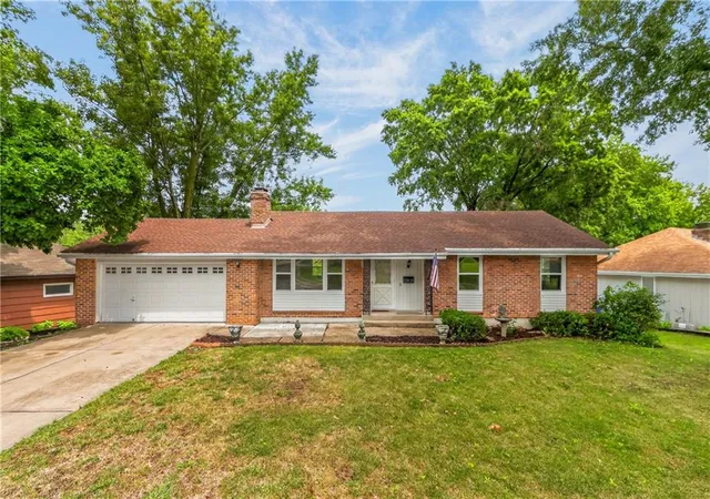 Photo 1 of Single family home for sale at 10300 E 72nd Street, Raytown, MO 64133 | MLS# 2635705 | Listing updated on 2026-08-24