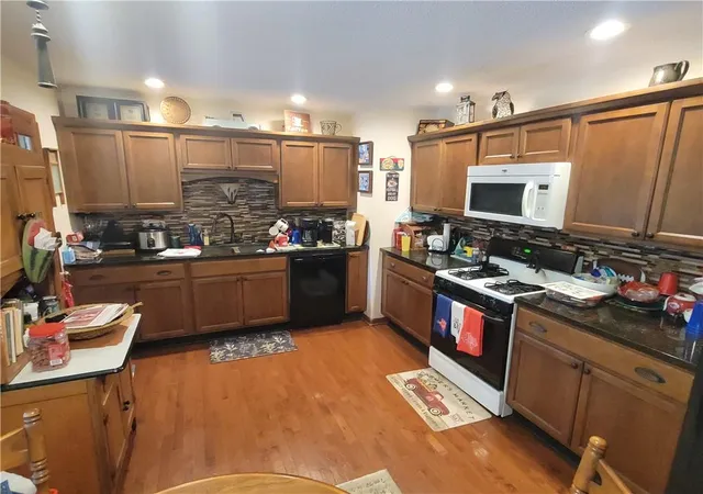 Photo 4 of Single family home for sale at 203 Fireside Dr, Arma, KS 66712 | MLS# 2635706 | Listing updated on 2026-09-21