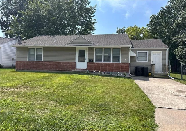 2nd image of 1428 Cooper St, Chillicothe, MO 64601 | MLS# 2635715