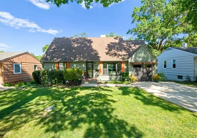 Photo 2 of Sale Pending at 9119 Washington St, Kansas City, MO 64114 | MLS# 2635720 | Listing updated on 2026-09-06