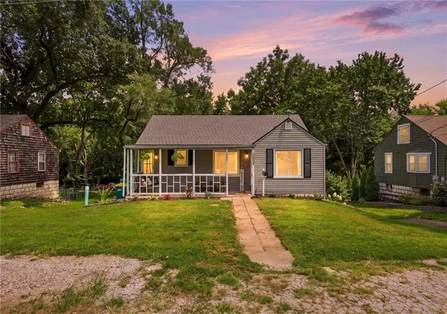 Photo 2 of Sale Pending at 3009 N 52nd Street, Kansas City, KS 66104 | MLS# 2635722 | Listing updated on 2026-09-10