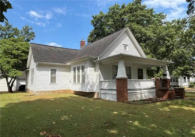 2nd image of 1202 S Main St, Fort Scott, KS 66701 | MLS# 2635725