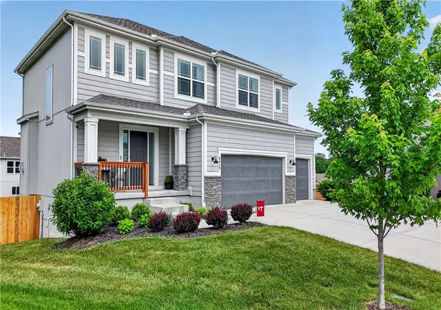 Photo 2 of Single family home for sale at 6619 Nw 105th Court, Kansas City, MO 64154 | MLS# 2635734 | Listing updated on 2026-08-27