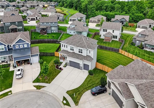 Photo 4 of Single family home for sale at 6619 NW 105th Court, Kansas City, MO 64154 | MLS# 2635734 | Listing updated on 2026-08-27