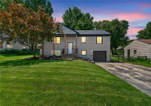 1st image of 10909 W 72nd Ter, Shawnee, KS 66203 | MLS# 2635736