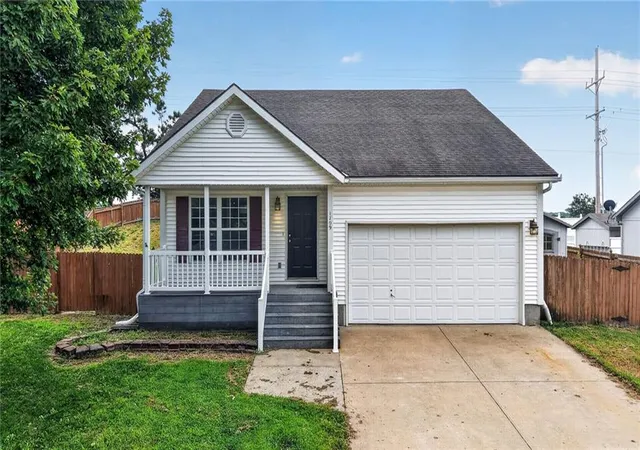1st image of 1709 Chadwick Cvs, Louisburg, KS 66053 | MLS# 2635739