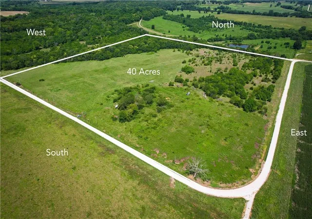 2nd image of 11504 E 301st St, Archie, MO 64725 | MLS# 2635740
