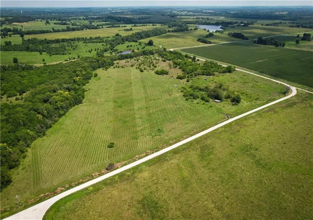 3rd image of 11504 E 301St St, Archie, MO 64725 | MLS# 2635740