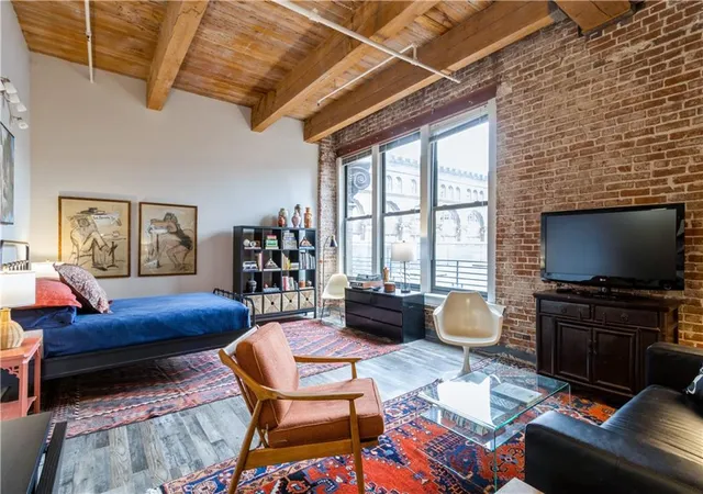 1st image of 308 W 8th St W #602, Kansas City, MO 64105 | MLS# 2635744