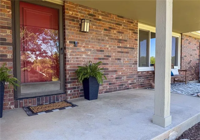 5th image of 1627 Alvamar Dr, Lawrence, KS 66047 | MLS# 2635751