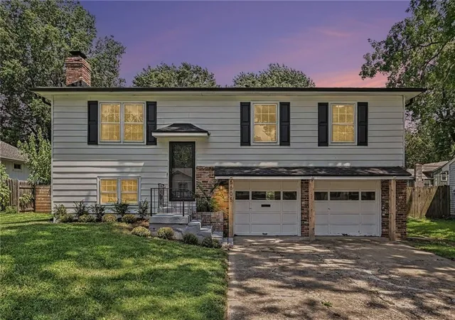 Photo 1 of Sale Pending at 6805 Switzer Ln, Shawnee, KS 66203 | MLS# 2635762 | Listing updated on 2026-08-23
