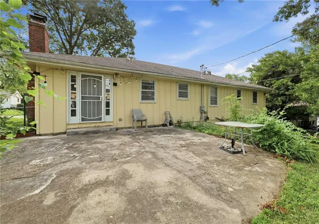 5th image of 10936 Myrtle Ave, Kansas City, MO 64137 | MLS# 2635764