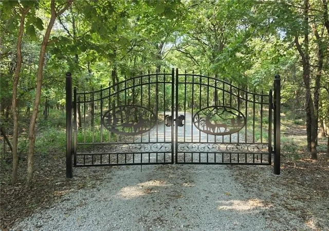 2nd image of 1072 E 610th Ave, Pittsburg, KS 66762 | MLS# 2635765