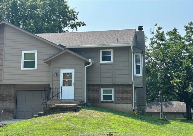 1st image of 17405 E 41st Ter, Independence, MO 64055 | MLS# 2635767