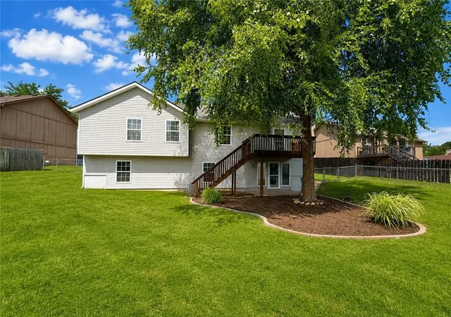 19th image of 809 Sw Graystone Dr, Grain Valley, MO 64029 | MLS# 2635769