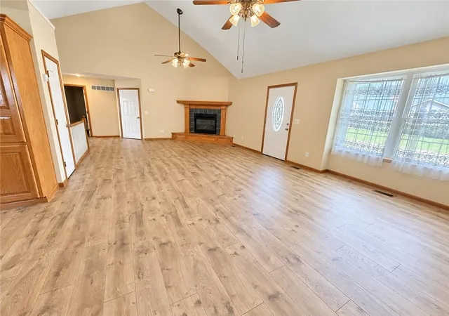 Photo 2 of Sale Pending at 809 Sw Graystone Dr, Grain Valley, MO 64029 | MLS# 2635769 | Listing updated on 2026-09-24