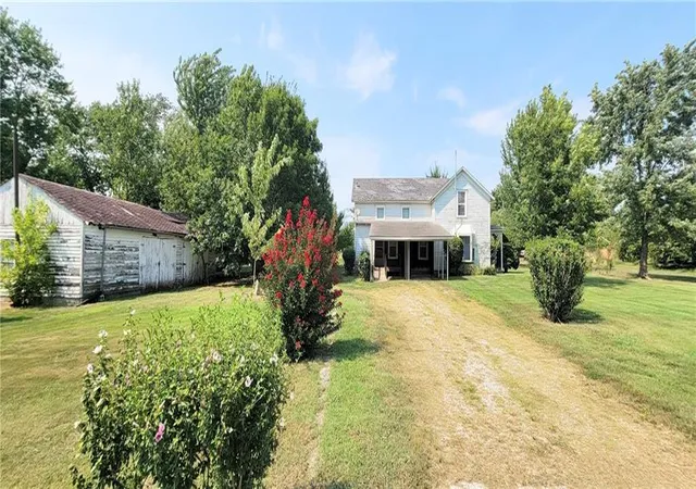 1st image of 302 E Spruce St, Redfield, KS 66769 | MLS# 2635773