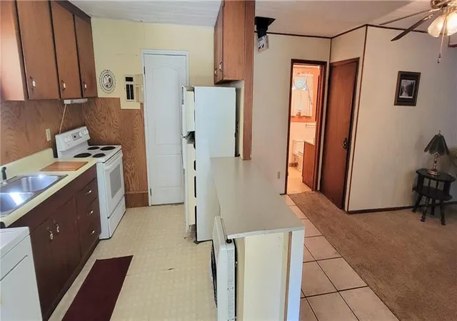 4th image of 302 E Spruce St, Redfield, KS 66769 | MLS# 2635773