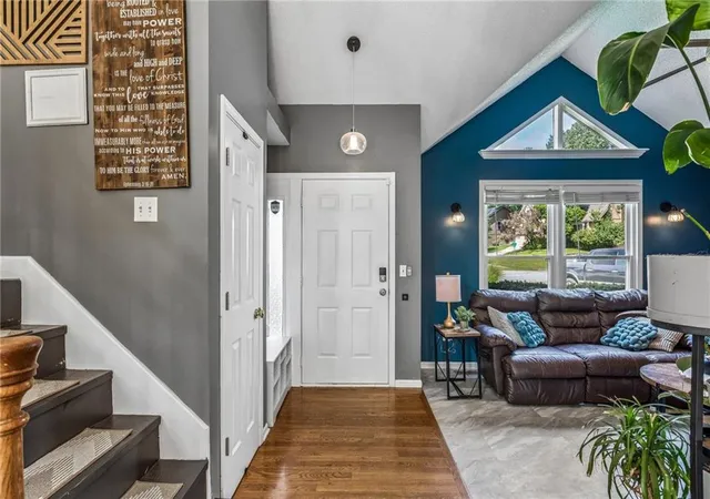 2nd image of 1101 Nw 72nd St, Kansas City, MO 64118 | MLS# 2635774