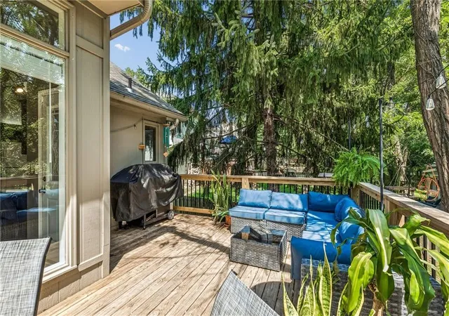 Photo 2 of Single family home for sale at 1101 Nw 72nd Street, Kansas City, MO 64118 | MLS# 2635774 | Listing updated on 2026-09-04