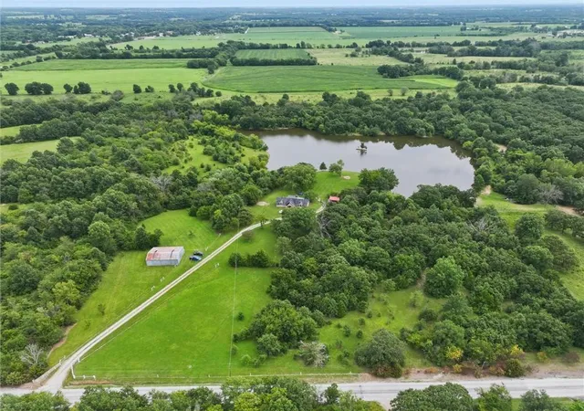 3rd image of 19715 S Hoover Rd, Pleasant Hill, MO 64080 | MLS# 2635782