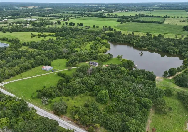 4th image of 19715 S Hoover Rd, Pleasant Hill, MO 64080 | MLS# 2635782