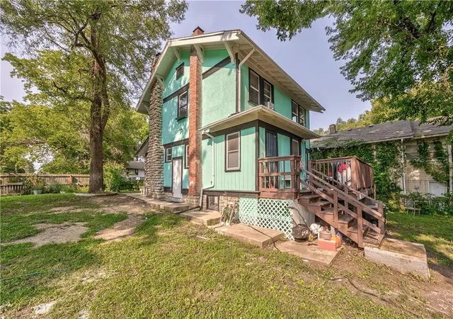 2nd image of 4015 E 67th Ter, Kansas City, MO 64132 | MLS# 2635789