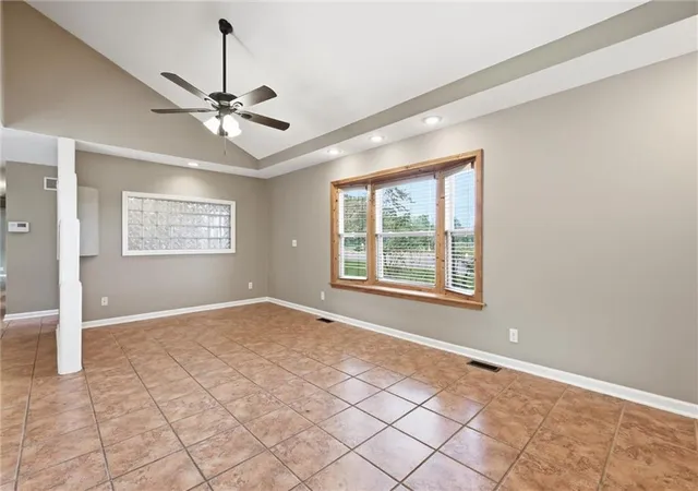 Photo 3 of Sale Pending at 5621 Blue Ridge Cut Off, Kansas City, MO 64133 | MLS# 2635793 | Listing updated on 2026-08-31