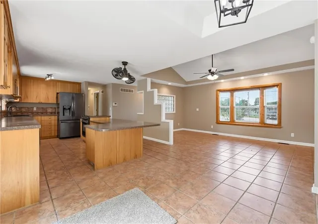 Photo 4 of Sale Pending at 5621 Blue Ridge Cut Off, Kansas City, MO 64133 | MLS# 2635793 | Listing updated on 2026-08-31