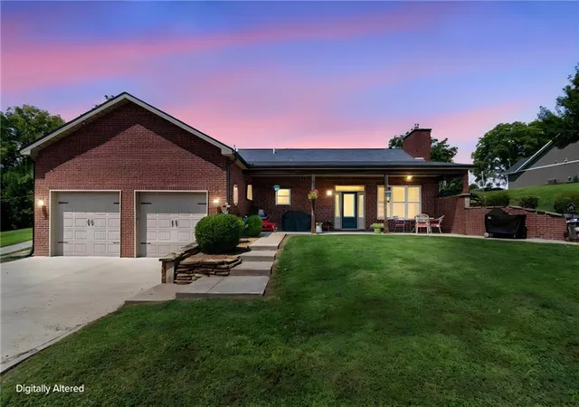Photo 1 of Sale Pending at 105 S Maple St, Carrollton, MO 64633 | MLS# 2635795 | Listing updated on 2026-08-14