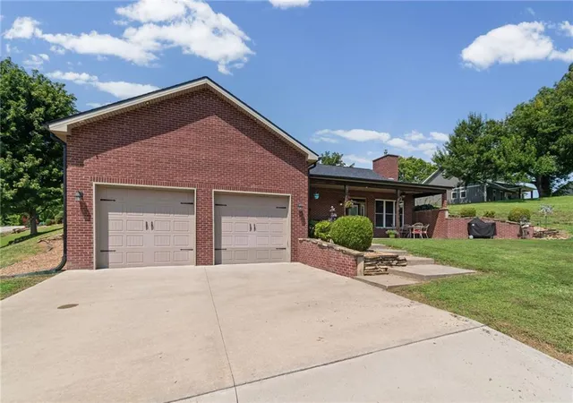 Photo 4 of Sale Pending at 105 S Maple St, Carrollton, MO 64633 | MLS# 2635795 | Listing updated on 2026-08-14