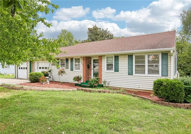 Photo 2 of Single family home for sale at 501 Eastwood Rd, Harrisonville, MO 64701 | MLS# 2635798 | Listing updated on 2026-10-09