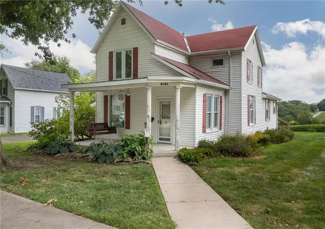 Photo 1 of Single family home for sale at 1414 Nebraska St, Mound City, MO 64470 | MLS# 2635800 | Listing updated on 2026-08-16
