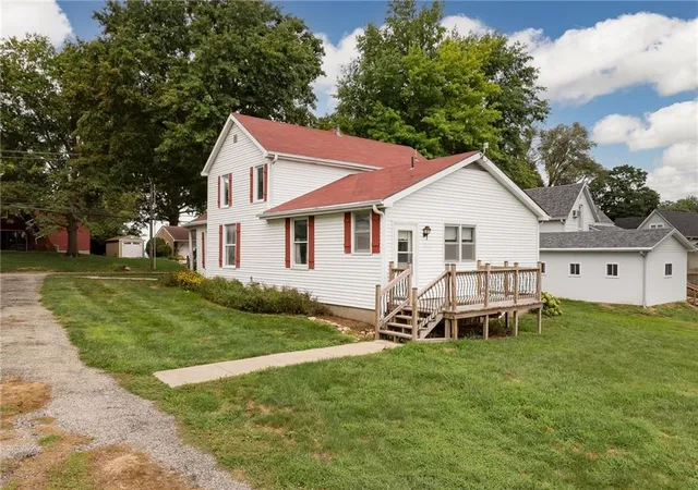 Photo 3 of Single family home for sale at 1414 Nebraska St, Mound City, MO 64470 | MLS# 2635800 | Listing updated on 2026-08-16