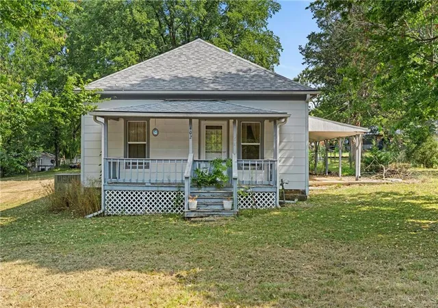 1st image of 402 W Elm St, Dearing, KS 67340 | MLS# 2635801