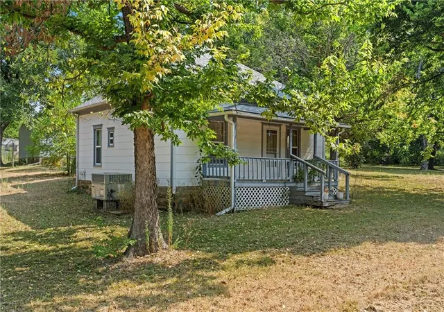 2nd image of 402 W Elm St, Dearing, KS 67340 | MLS# 2635801