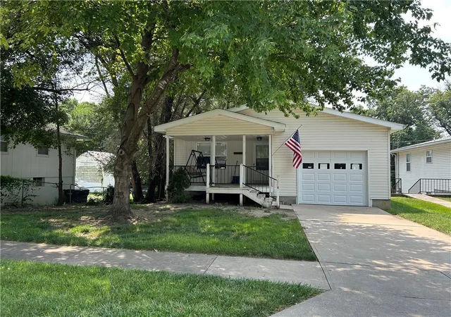 Multi family home for sale at 725 A & B Kiowa St, Leavenworth, KS 66048 | MLS# 2635802
