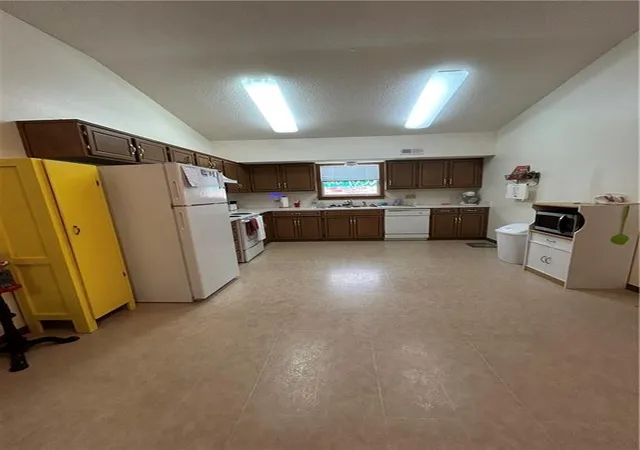 2nd image of 725 A & B Kiowa St, Leavenworth, KS 66048 | MLS# 2635802