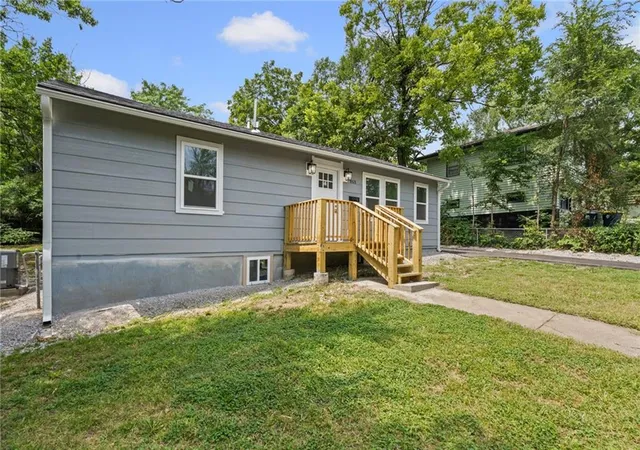 2nd image of 8428 Flora Ave, Kansas City, MO 64131 | MLS# 2635808