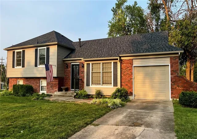 1st image of 1625 S Orchard Dr, Ottawa, KS 66067 | MLS# 2635810