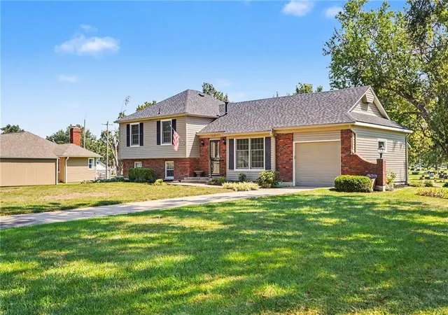 2nd image of 1625 S Orchard Dr, Ottawa, KS 66067 | MLS# 2635810